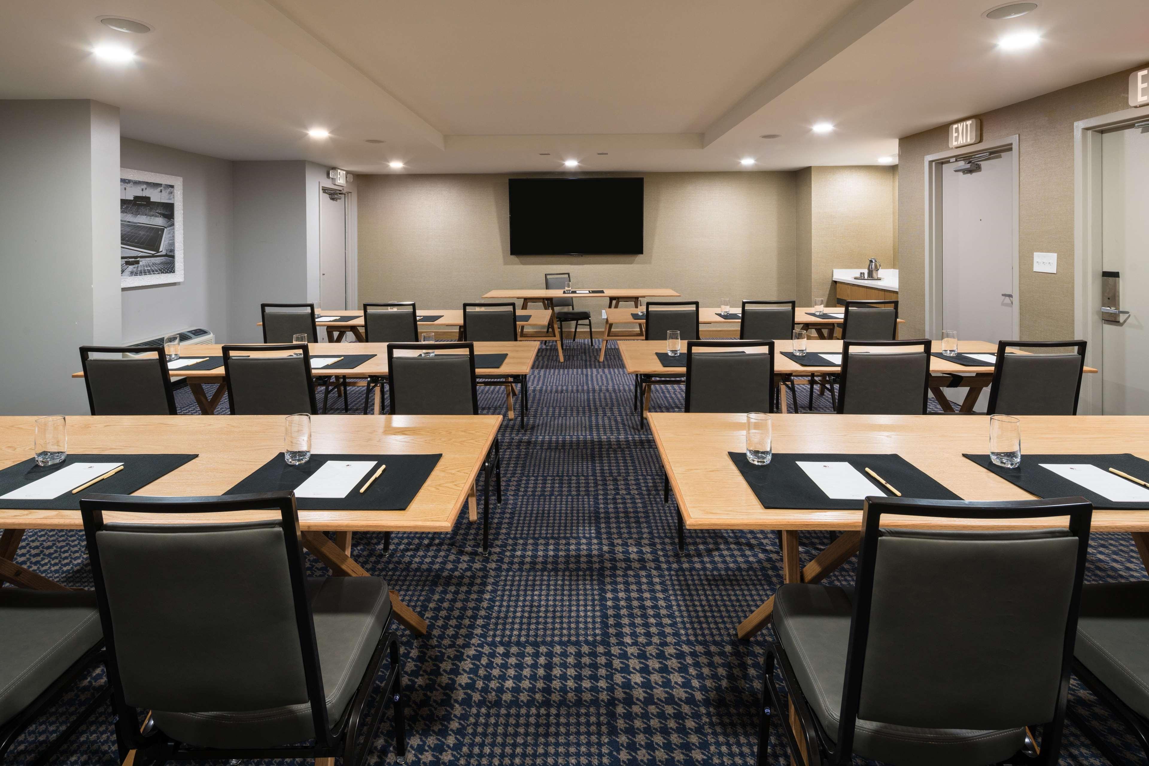 Doubletree By Hilton Гейнсвилл Экстерьер фото