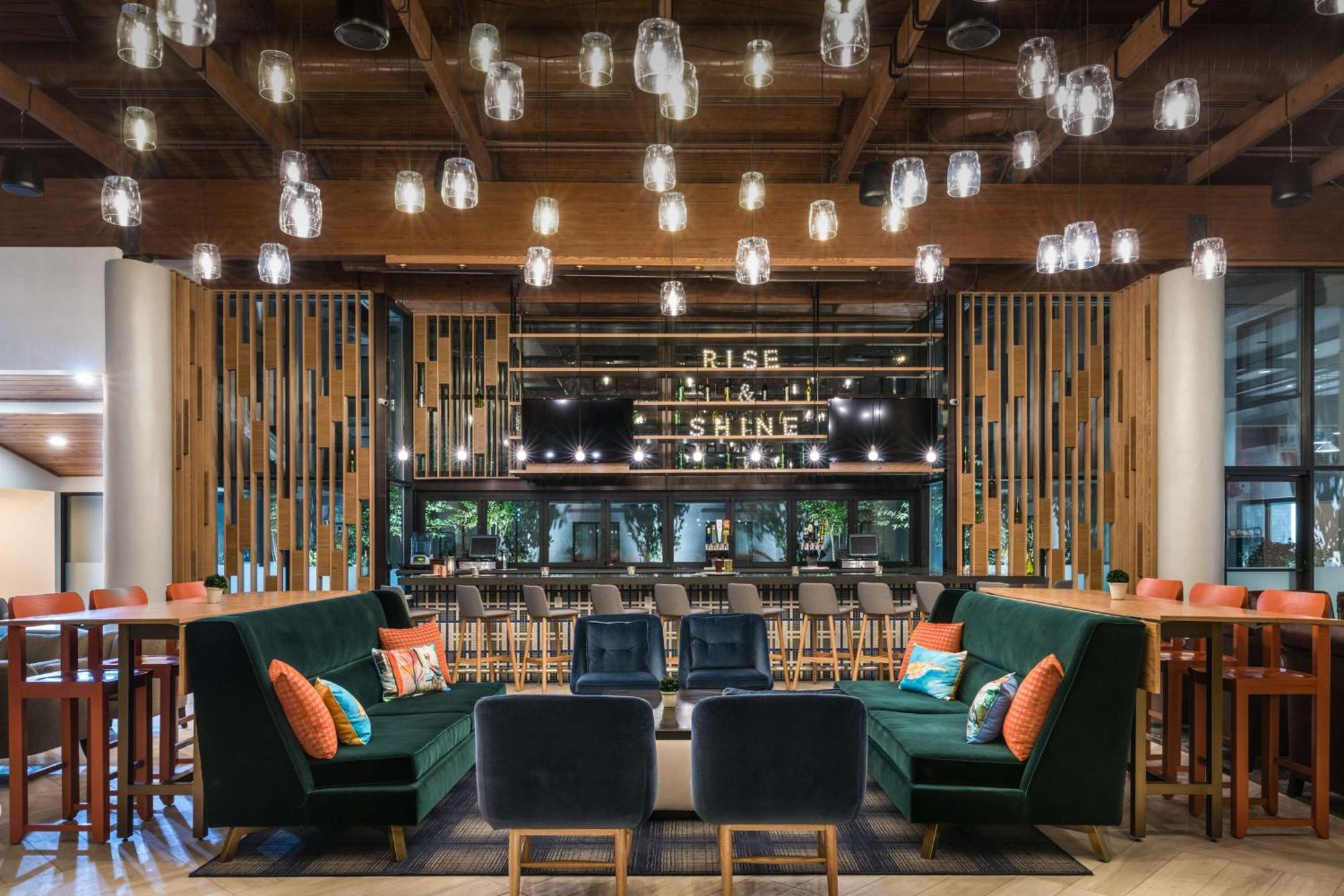 Doubletree By Hilton Гейнсвилл Экстерьер фото